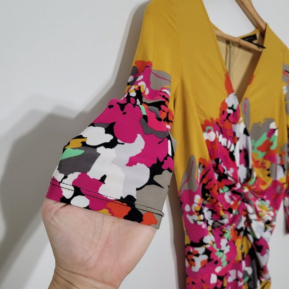 BCBGMaxazria A-Line Ruched Front Midi Dress 3/4 Sleeve Womens Floral V-Neck S - Picture 4 of 9